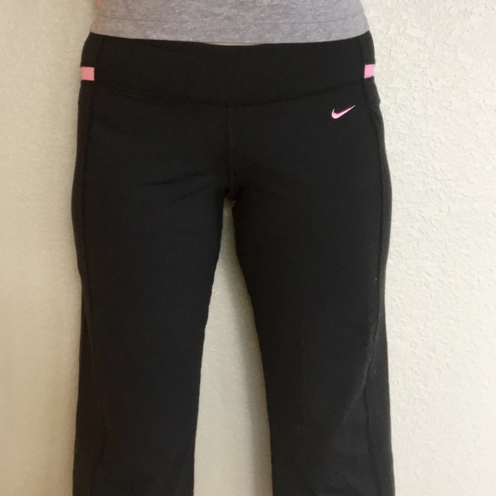 Nike Dri-Fit women’s Black gym capri tight legging